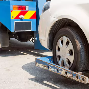 Wrecker Wheel Lift in West Loop, IL