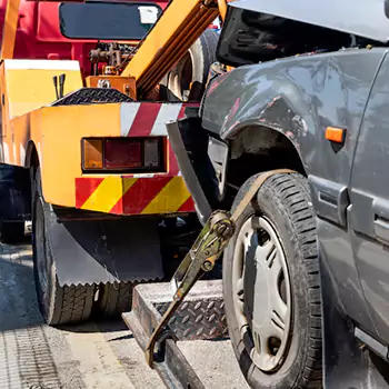 Wheel Lift Tow Truck in West Loop, IL