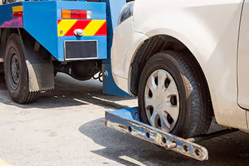 Top-Notch Wheel Lift Towing in Little Italy, IL